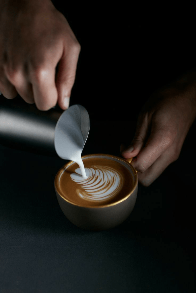 Cappuccino và Latte: Nên chọn gì? Khám phá sự khác biệt và hương vị Cappuccino và Latte